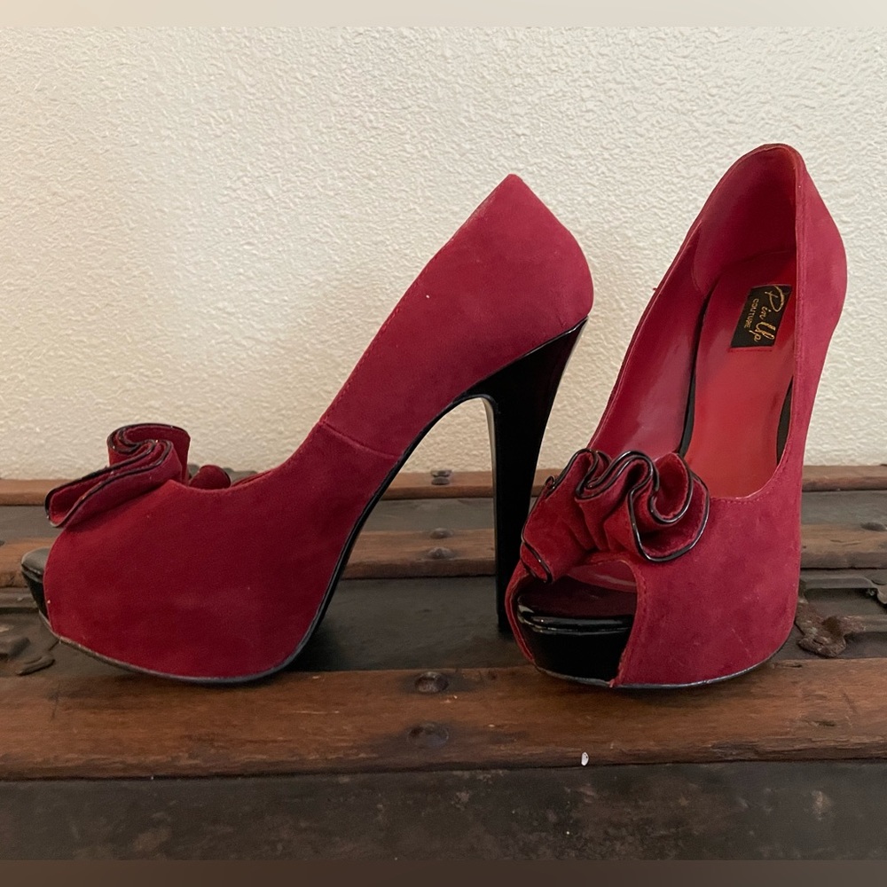 Pin Up Couture Pleaser sexy dancer platform heels size 9 EC~
